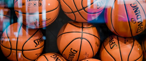 易游体育赛场窗口直播中心，显示英超联赛高清无插件直播画面与实时比分