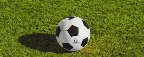 易游YY SPORTS官方网站首页，展示现代科技感蓝色主题界面与核心功能入口